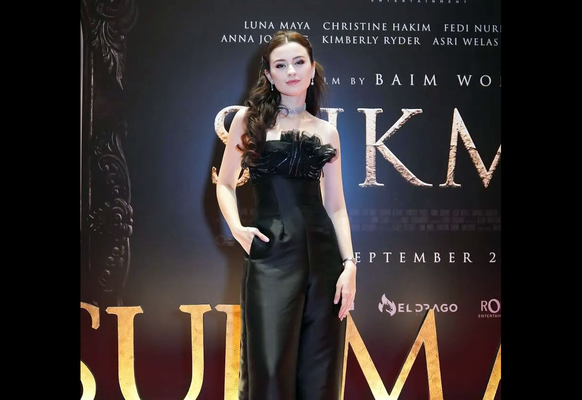 Kimberly Ryder tampil bahagia saat mengakui tengah dekat dengan pria baru yang dikenalkan ibunya.