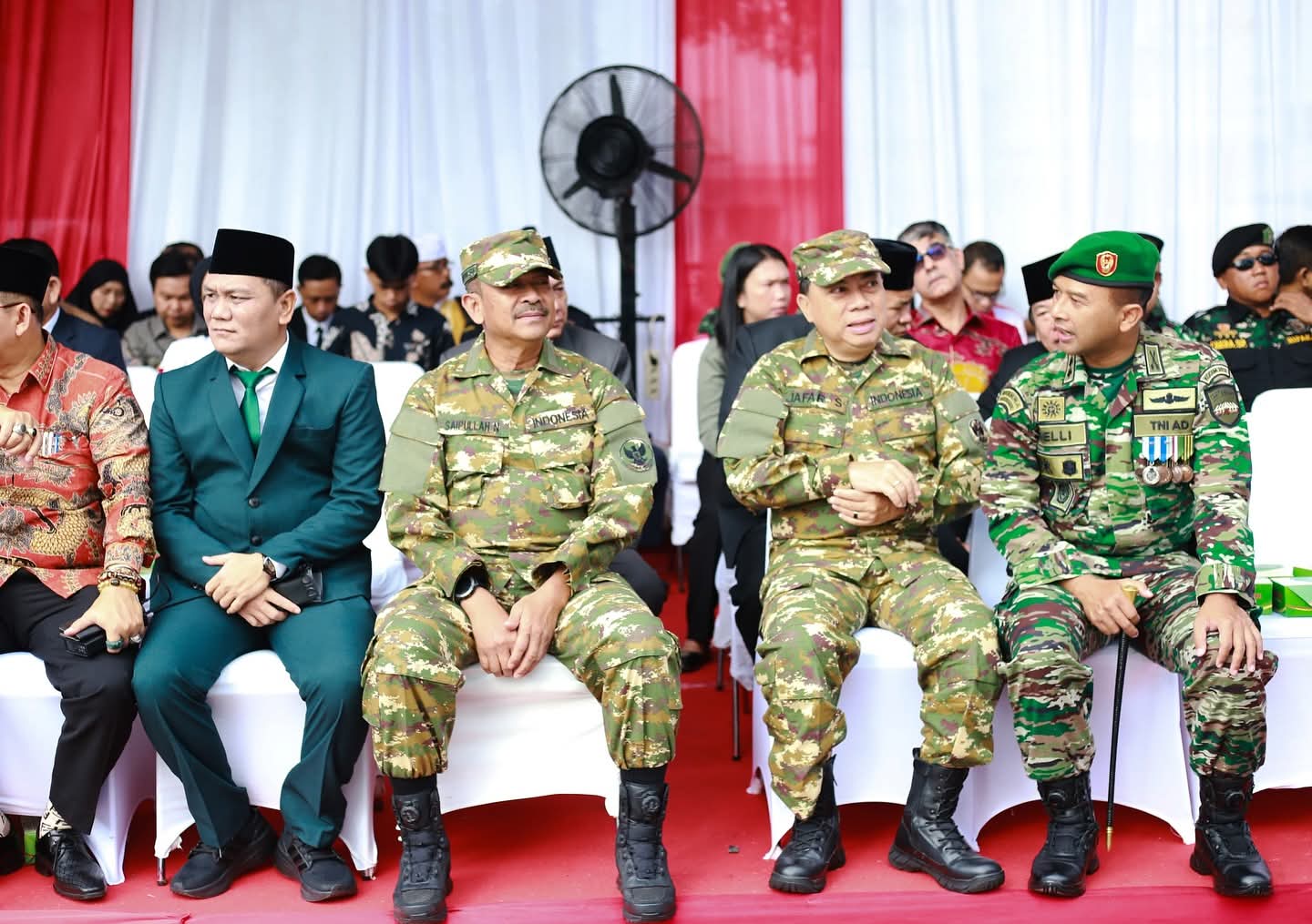 Wakil Bupati Tapanuli Selatan H. Jafar Syahbuddin Ritonga menghadiri upacara HUT ke-80 TNI di Lapangan Merdeka Medan, Minggu (5/10/2025).