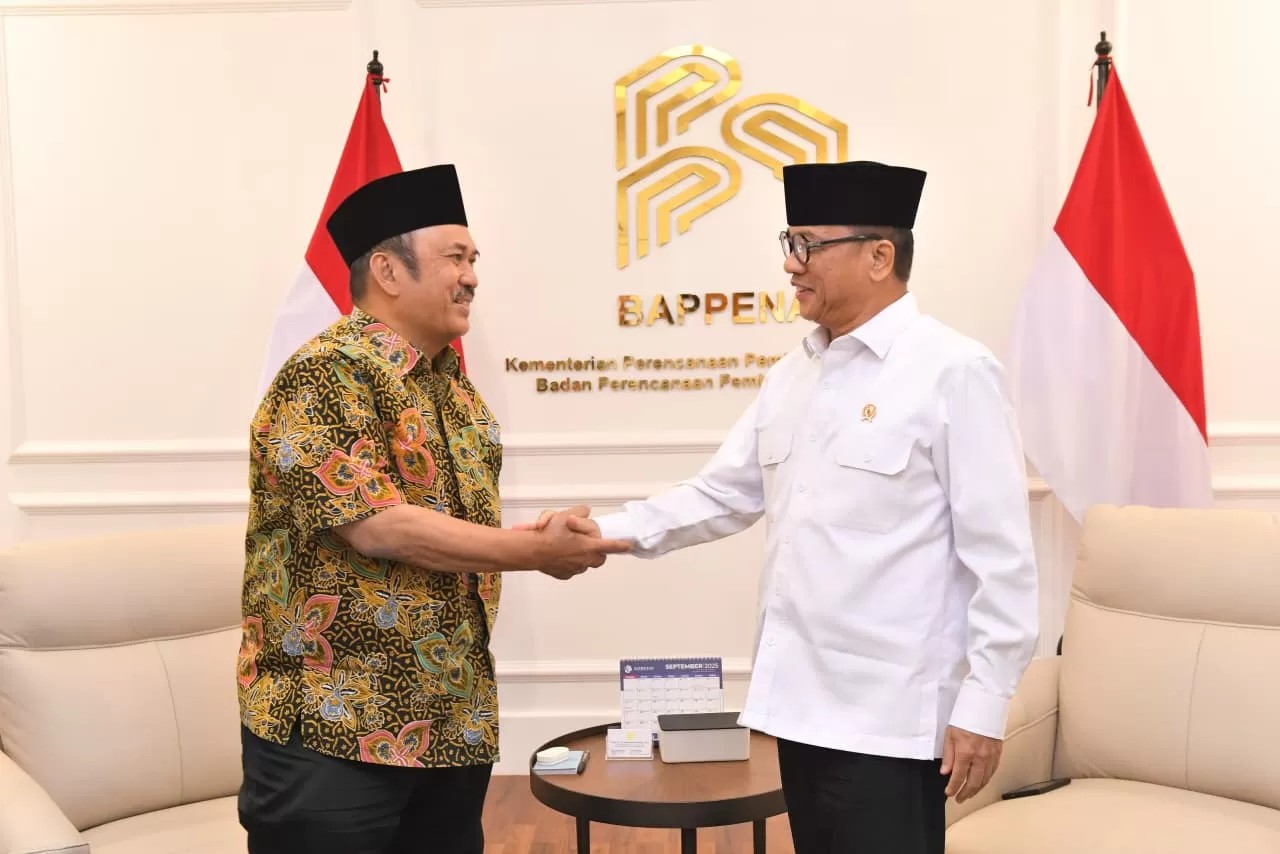 Mendes PDT Yandri Susanto menemui Menteri PPN/Kepala Bappenas Rachmat Pambudy di Kantor Bappenas, Jakarta.