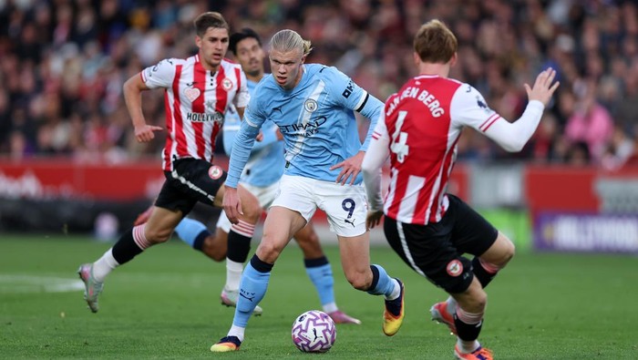 Erling Haaland kembali tampil tajam bersama Manchester City dan pecahkan rekor ketajaman Sergio Aguero.