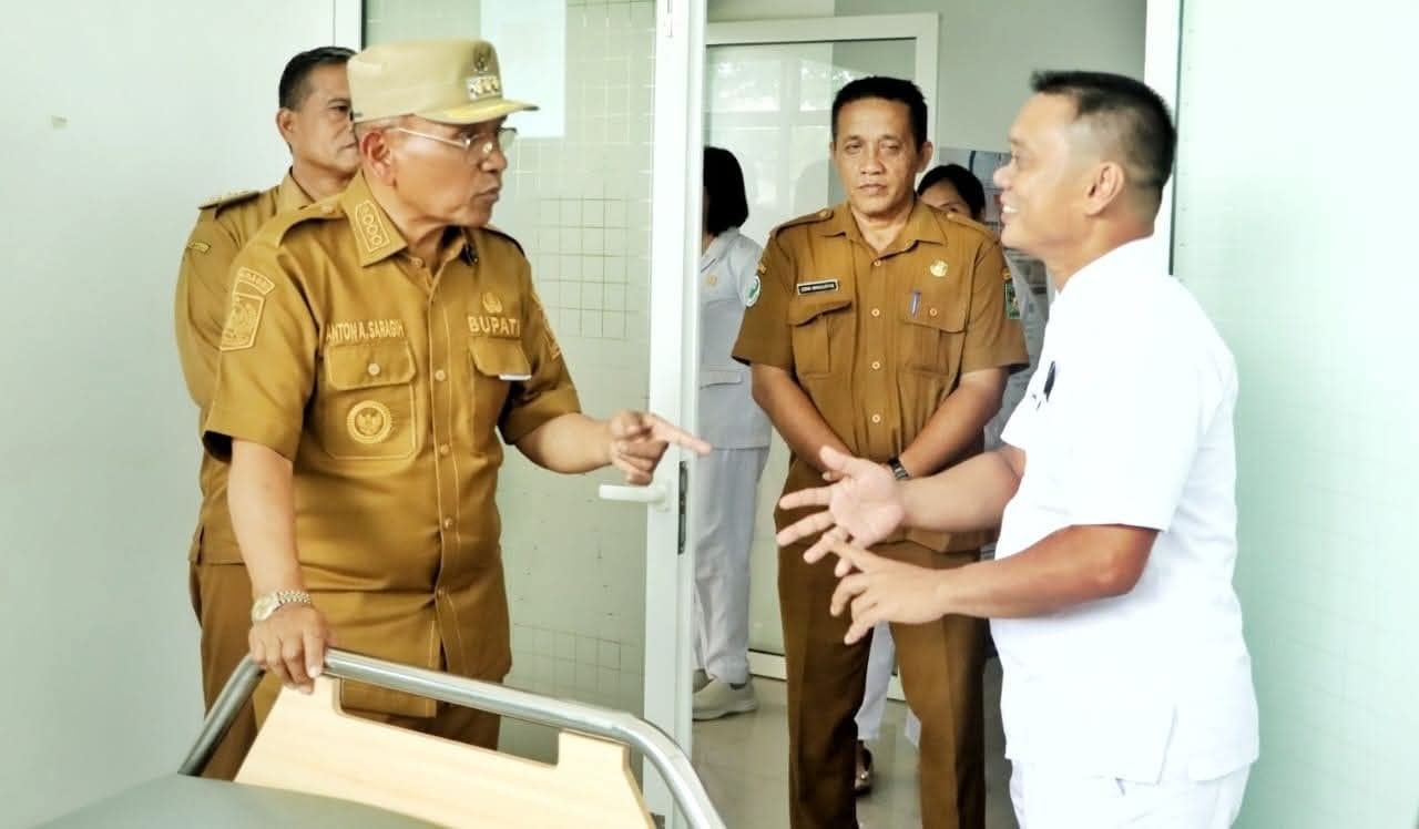 Bupati Simalungun Anton Achmad Saragih saat melakukan kunjungan kerja di Kecamatan Ujung Padang.