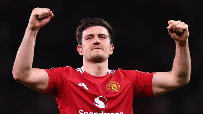 Harry Maguire saat membela Manchester United di Liga Inggris musim 2025/26.