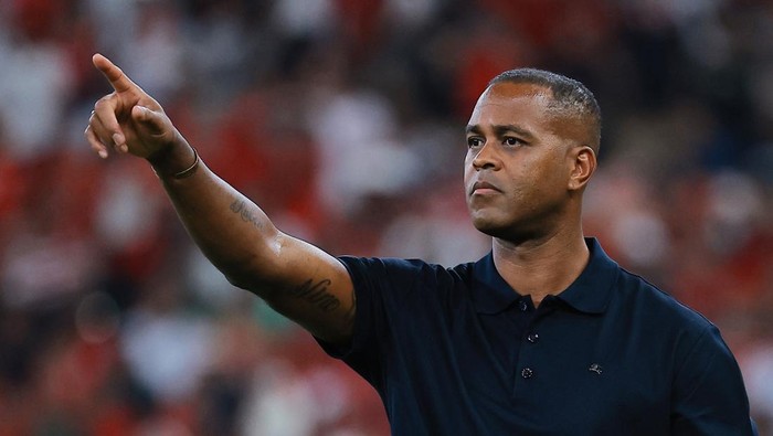 Patrick Kluivert kecewa usai Timnas Indonesia kalah 2-3 dari Arab Saudi di Kualifikasi Piala Dunia 2026.