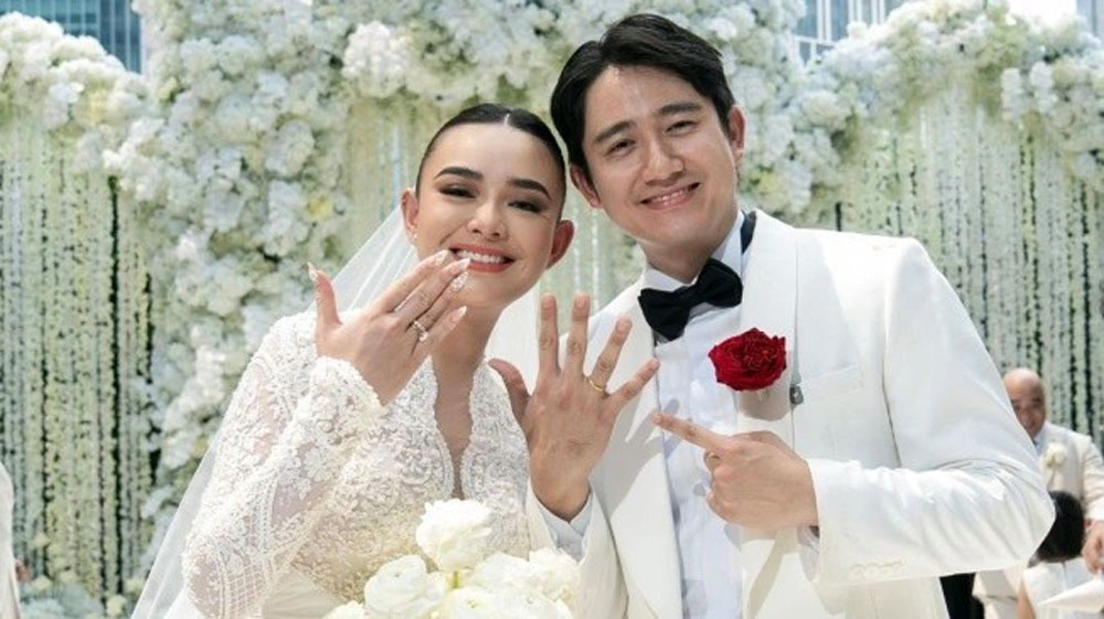 Amanda Manopo dan Kenny Austin saat pemberkatan pernikahan di Jakarta Selatan, Jumat (10/10/2025).
