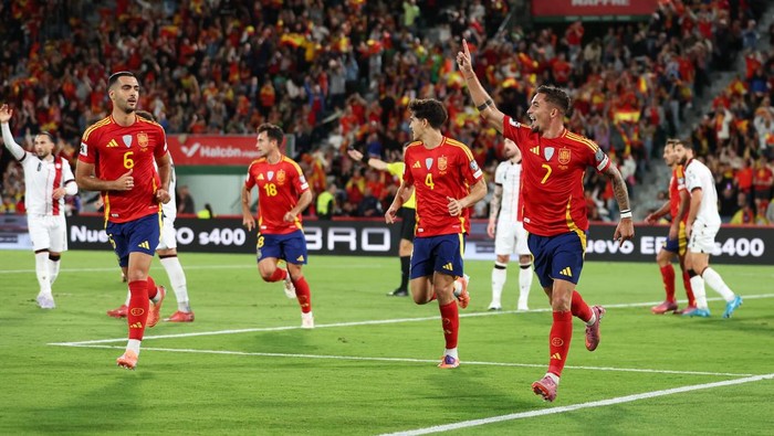 Yeremy Pino merayakan gol pembuka Spanyol ke gawang Georgia. La Furia Roja menang 2-0 pada laga Kualifikasi Piala Dunia 2026 di Elche.