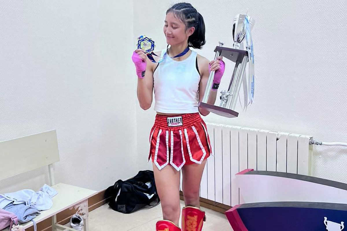 Bripda Aprilia Eka Putri Lumbantungkup, Polwan Polda Sumut, peraih medali emas Uzbekistan Kickboxing World Cup 2025.