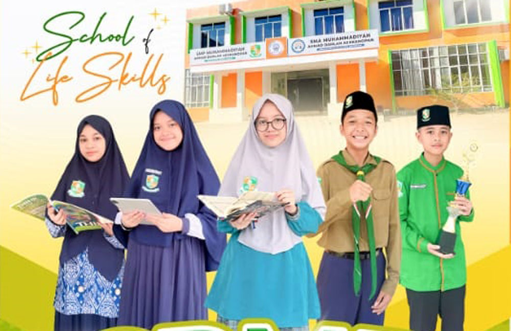 Kepala SMP Muhammadiyah Ahmad Dahlan Aekkanopan H. Ilyas Harahap SAg SH mengumumkan pembukaan penerimaan siswa baru tahun ajaran 2026/2027.