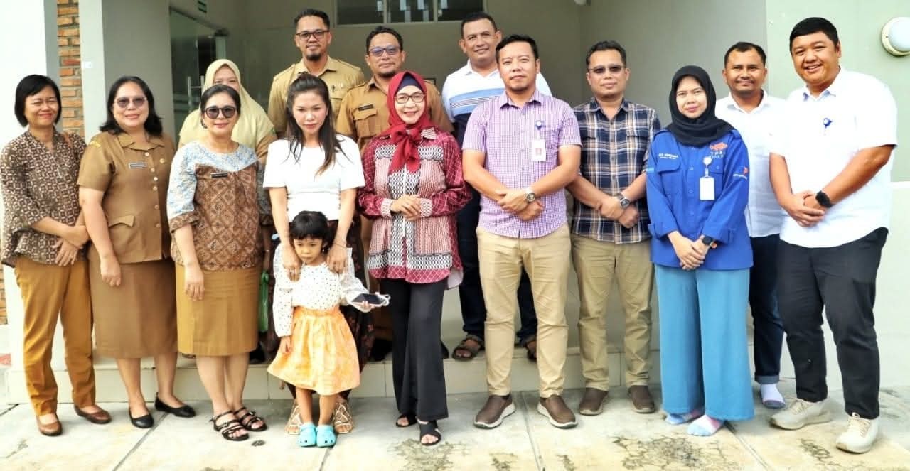Kunjungan TP PKK Kabupaten Simalungun ke PT Suri Tani Pemuka di Kecamatan Panei.