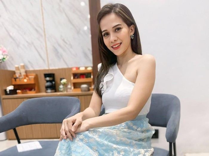Veronica Sani menjalani perawatan kecantikan di Algen Aesthetic Clinic sebelum comeback ke dunia akting.