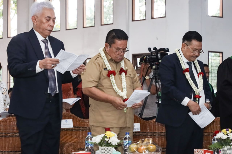 Wamenkumham Impas Prof Dr Otto Hasibuan dan Wali Kota Pematangsiantar Wesly Silalahi SH MKn pada pembukaan Sinode Am Periode &nbsp;XXIV GKPI Tahun 2025.