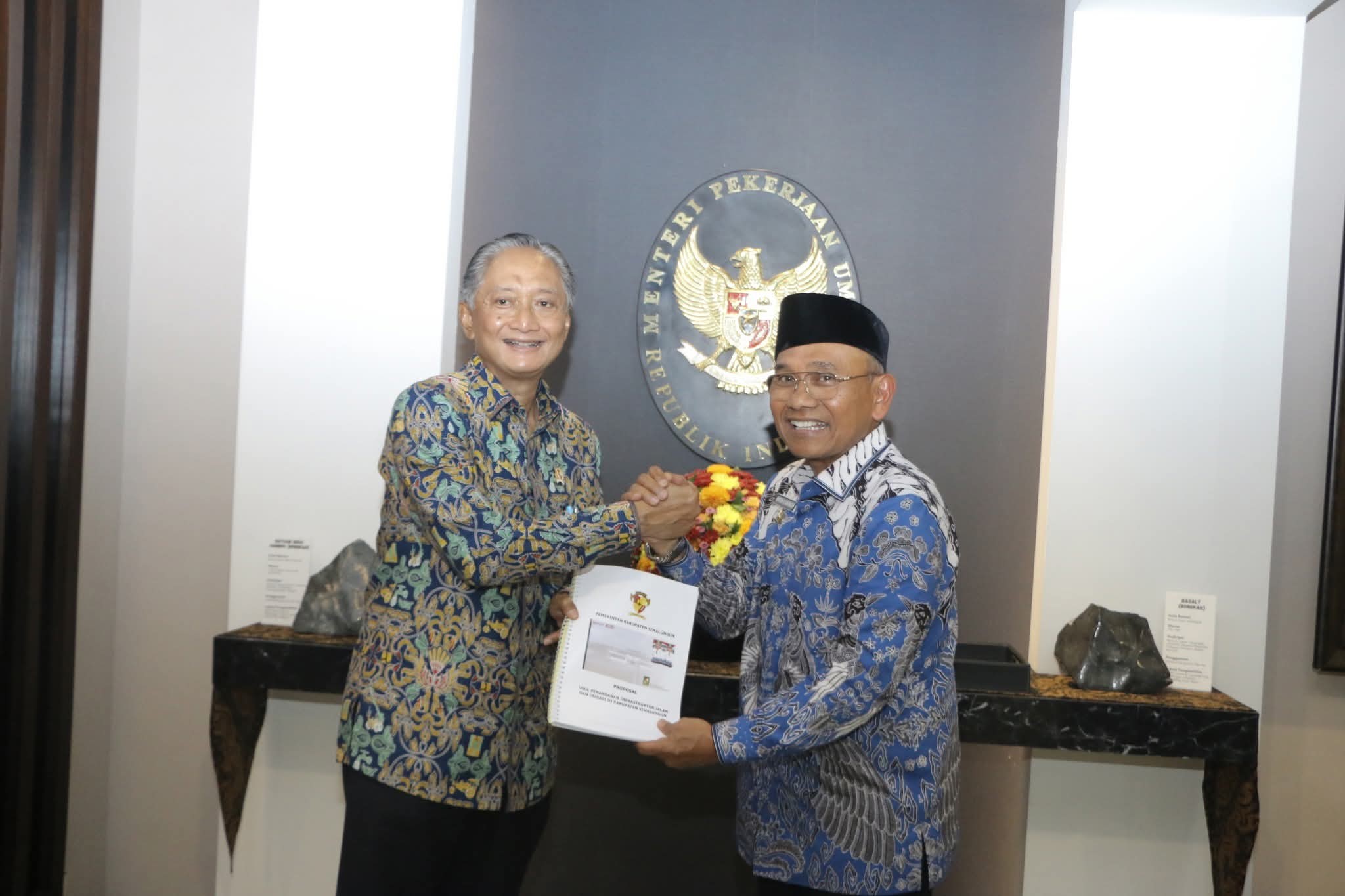 Bupati Simalungun Anton Achmad Saragih bertemu Menteri PU RI Dody Hanggodo membahas pembangunan infrastruktur di Simalungun.
