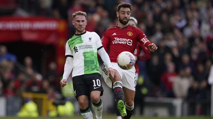 Duel panas Liverpool vs Manchester United akan digelar di Anfield pada Minggu malam WIB.