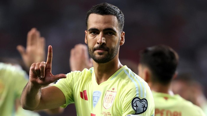 Mikel Merino bersama timnas Spanyol dalam laga Kualifikasi Piala Dunia 2026.