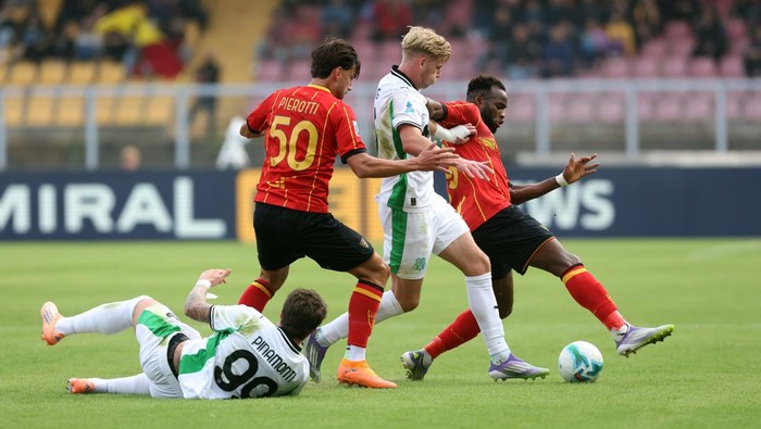 Jay Idzes tampil penuh dan mencatat akurasi umpan 96 persen saat Sassuolo menahan Lecce 0-0.