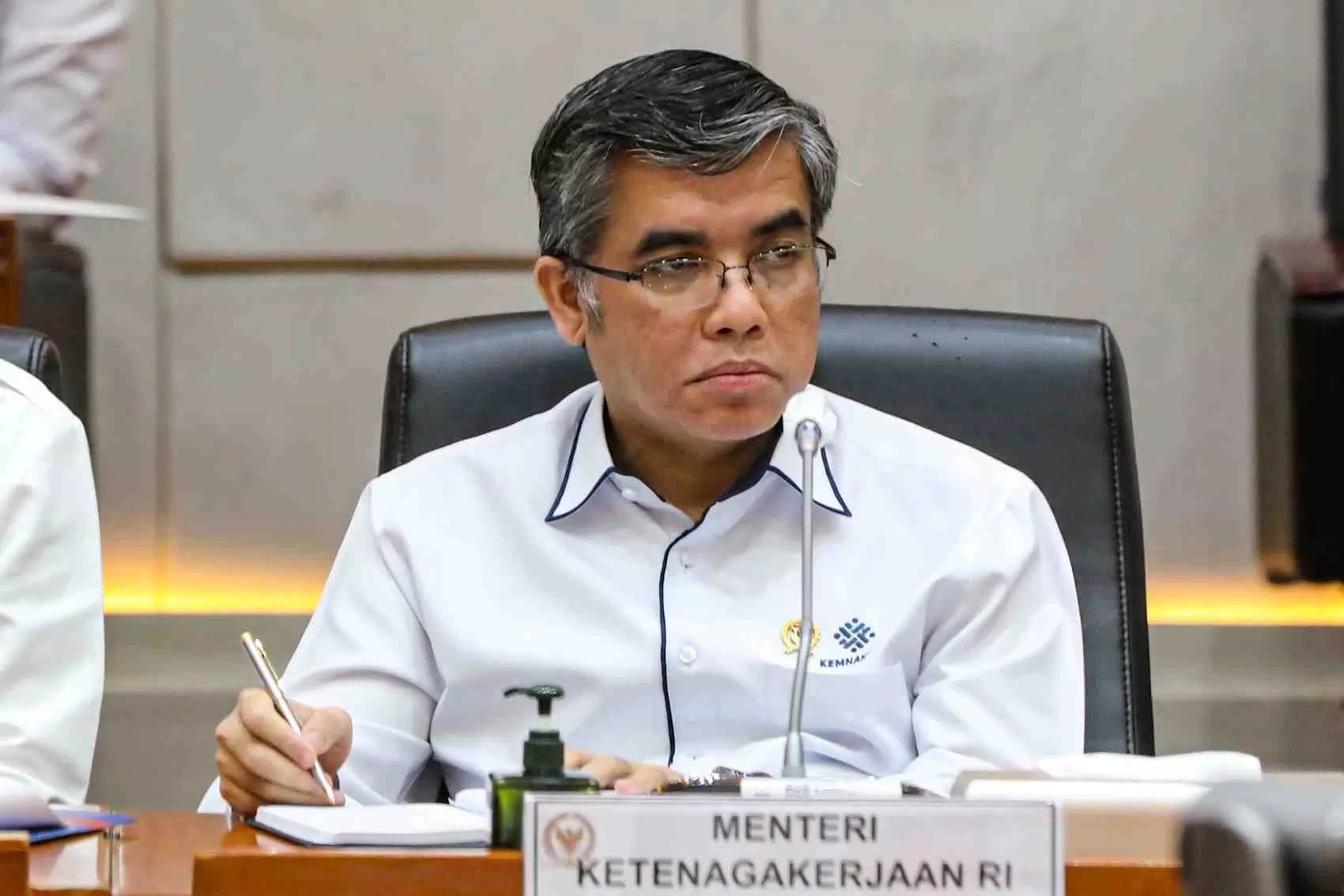 Menaker Yassierli memastikan pengumuman UMPUMK 2026 dilakukan pada November 2025.