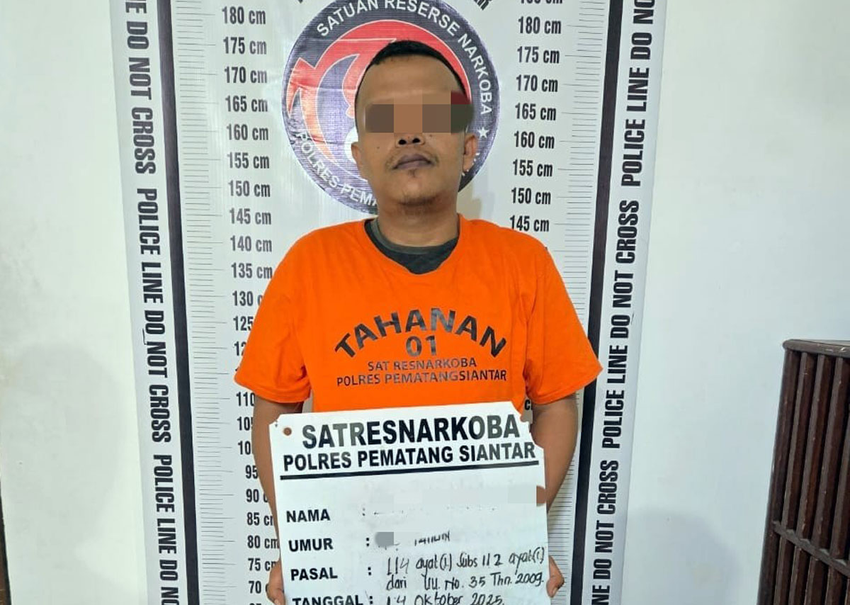 Tersangka ZAP saat diamankan Sat Resnarkoba Polres Pematangsiantar.
