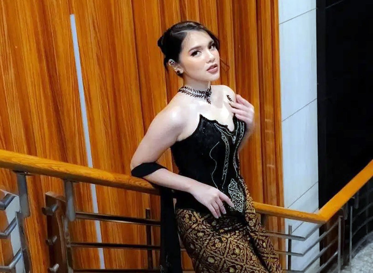 Davina Karamoy menceritakan pengalaman pahitnya saat dibully dan dibenci satu sekolah dalam sebuah podcast.