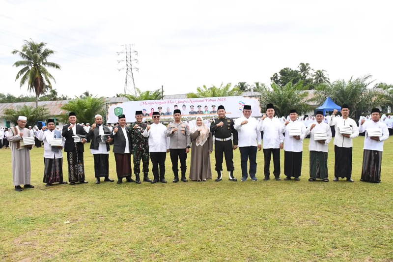 Pemko Padangsidimpuan bersama Polres Padangsidimpuan Peringati Hari Santri Nasional Tahun 2025.