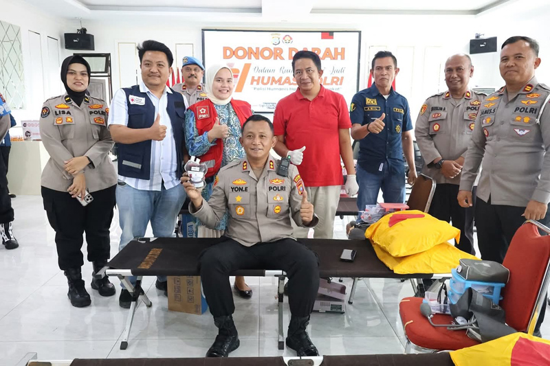 Kapolres Tapsel AKBP Yon Edi Winara pimpin kegiatan donor rarah bekerja sama dengan PMI Tapsel.