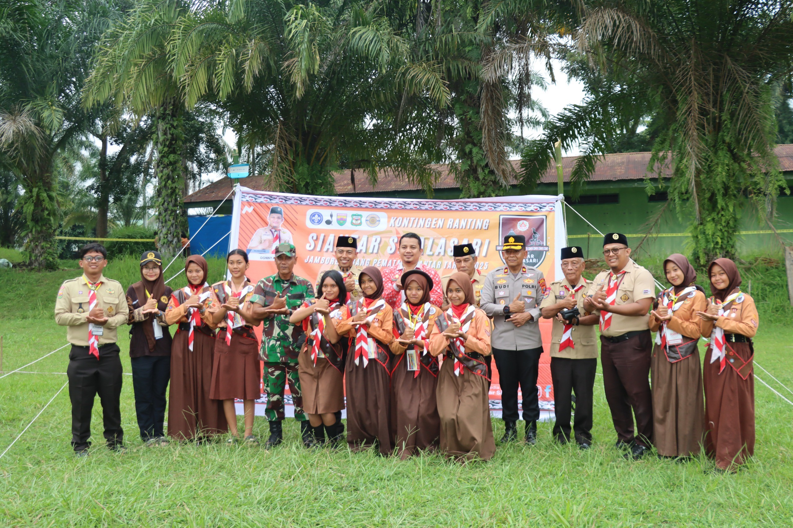 Pembukaan Jambore Kwartir Cabang Pramuka Pematangsiantar Tahun 2025 di Lapangan Yonif 122/TS.