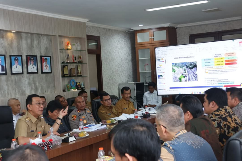 Bupati Tapsel H. Gus Irawan Pasaribu memimpin Rakor bersama Forkopimda dan manajemen PT North Sumatera Hydro Energy.