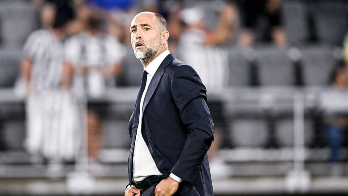 Juventus resmi memecat Igor Tudor setelah serangkaian hasil buruk di Serie A dan Liga Champions. Massimo Brambilla ditunjuk sebagai caretaker sementara.