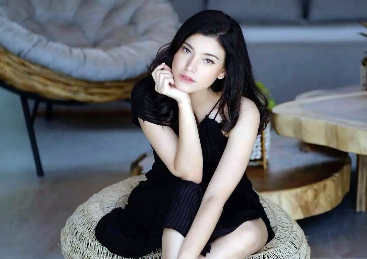 Medina Dina menegaskan hubungannya dengan Gading Marten hanya sebatas teman olahraga padel.