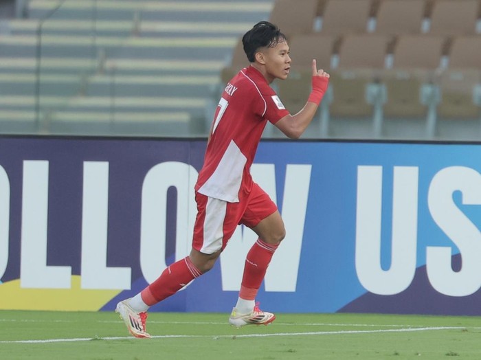 Timnas U-17 Indonesia saat latihan intensif di Dubai, Uni Emirat Arab, menyiapkan diri jelang Piala Dunia U-17 2025.
