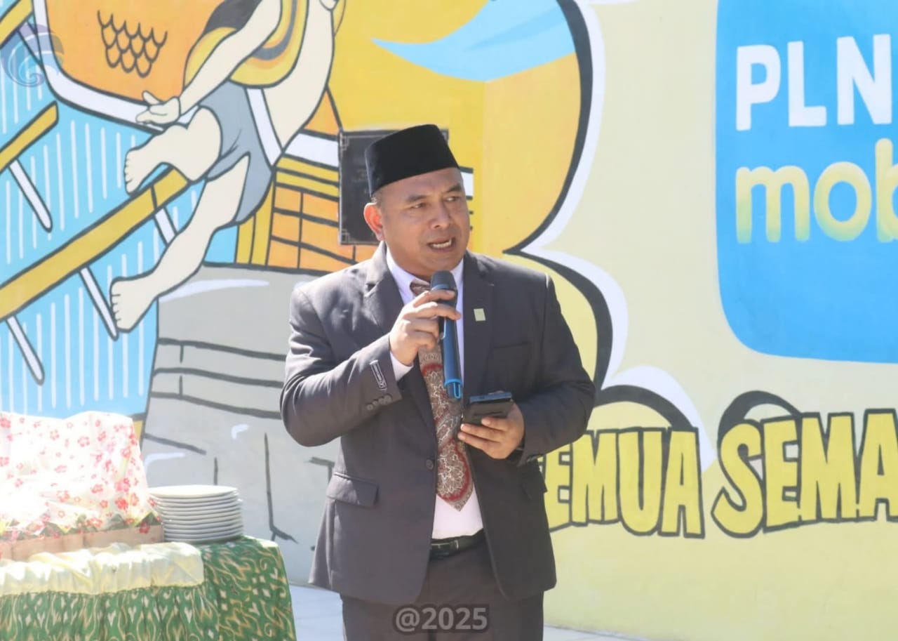 Manager PT. PLN (Persero) UP3 Nias, Leonard Tulus M. Panjaitan Sampaikan Sambutannya Pada Acara Peringatan Hari Listrik Nasional ke-80 di Kota Gunungsitoli.