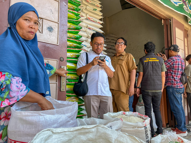 Tim Satgas Pangan Pemerintah Kota (Pemko) Pematangsiantar bersama Tim Satgas Pangan Polres Pematangsiantar.