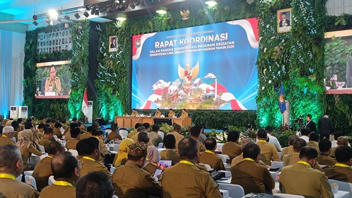 Mendagri Tito Karnavian saat membuka Rakor bersama pejabat daerah se-Indonesia di Kampus IPDN Jatinangor, Sumedang.