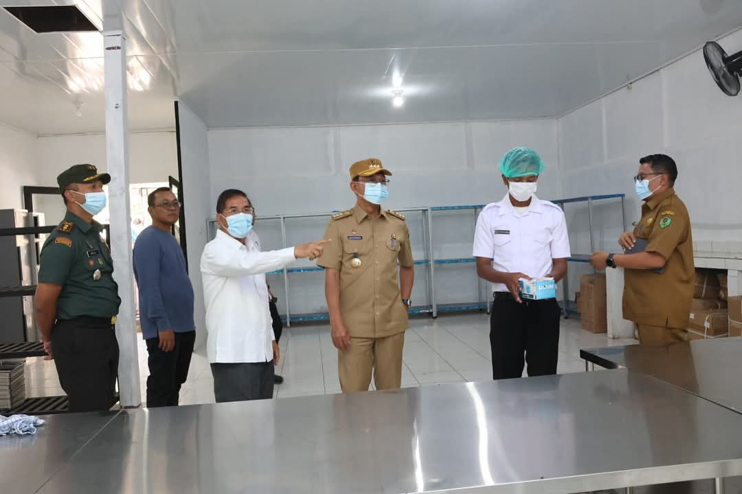 Bupati Tapsel H. Gus Irawan Pasaribu meluncurkan program MBG di Desa Marisi, Kecamatan Angkola Timur.