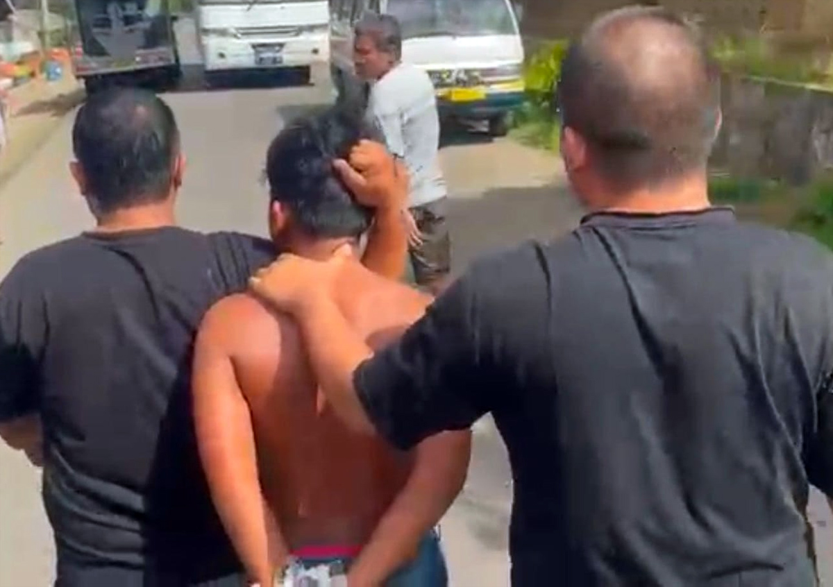 Pelaku SP (18) diamankan warga setelah gagal kabur karena motornya mogok di Padangsidimpuan.