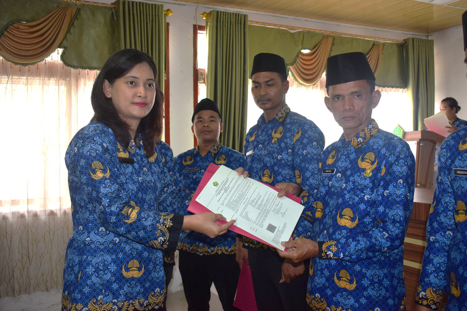Rahmat Pane terima SK pengangkatan PPPK.