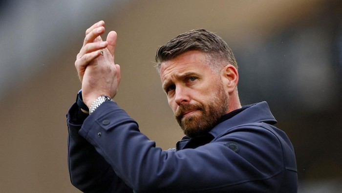 Rob Edwards menjadi manajer baru Wolverhampton Wanderers, menggantikan Vitor Pereira yang dipecat awal November lalu.