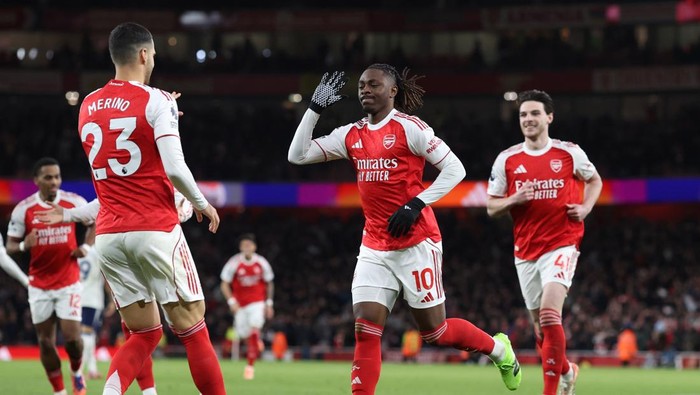Eberechi Eze tampil gemilang dengan hat-trick saat Arsenal menghancurkan Tottenham 4-1 di Derby London Utara, Premier League 2025/2026.