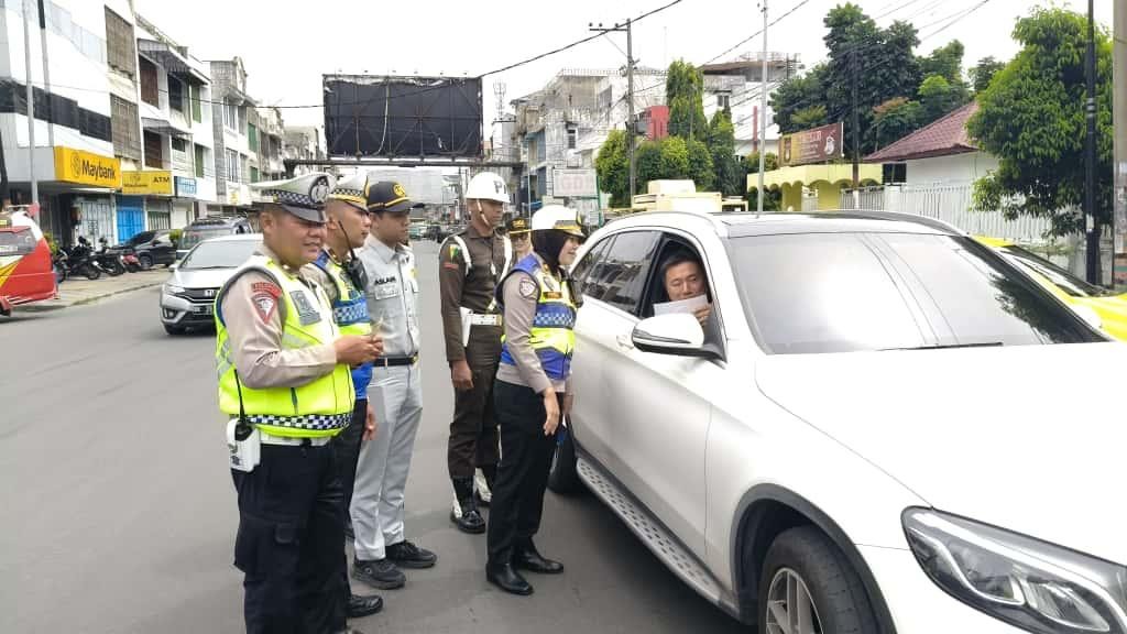 Razia gabungan PKB di Jalan Sutomo, Pematangsiantar.
