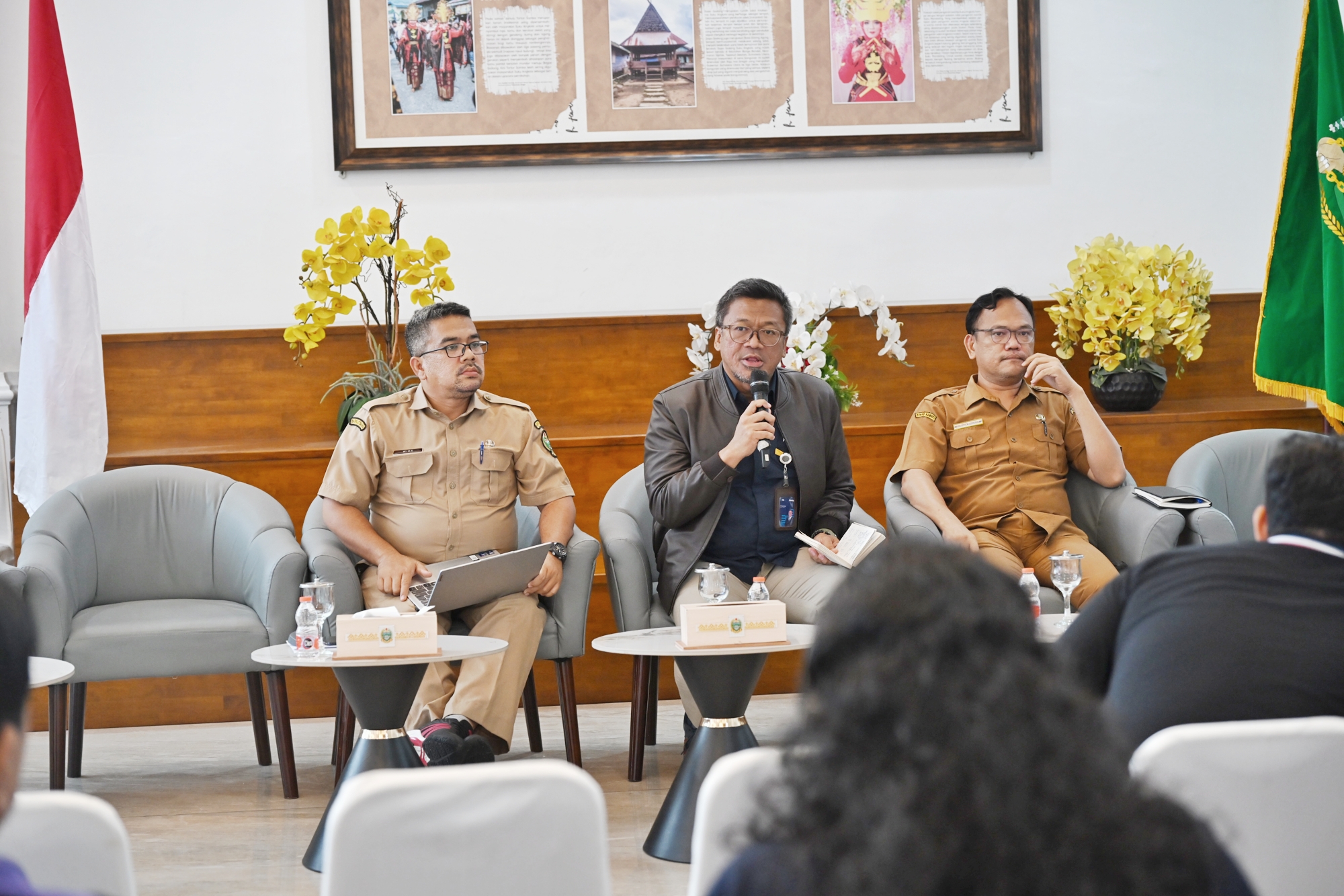 Konferensi Pers Bulog Sumut dan Dinas Perkebunan dan Peternakan Sumut bertema &ldquo;Pangan Aman dan Terkendali: Sinergi Tanaman Pangan, Hortikultura, Perkebunan, dan Peternakan Menyambut Nataru.