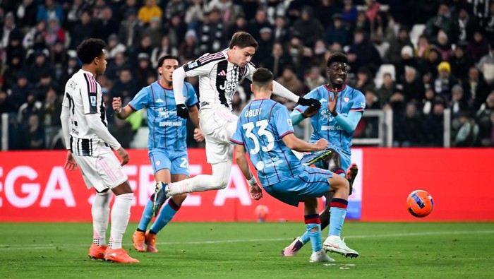 Kenan Yildiz mencetak gol keduanya yang memastikan kemenangan Juventus 2-1 atas Cagliari di Allianz Stadium.