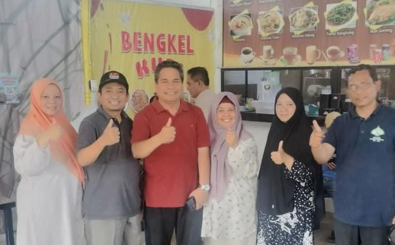 Rektor UIN Syahada Padangsidimpuan, Prof. Dr. H. Muhammad Darwis Dasopang, bersama rombongan.