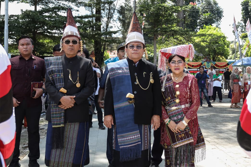 Walikota Siantar Wesly Silalahi didampingi Ketua TP PKK Kota Pematangsiantar serta Bupati Simalungun Dr H Anton Achmad Saragih