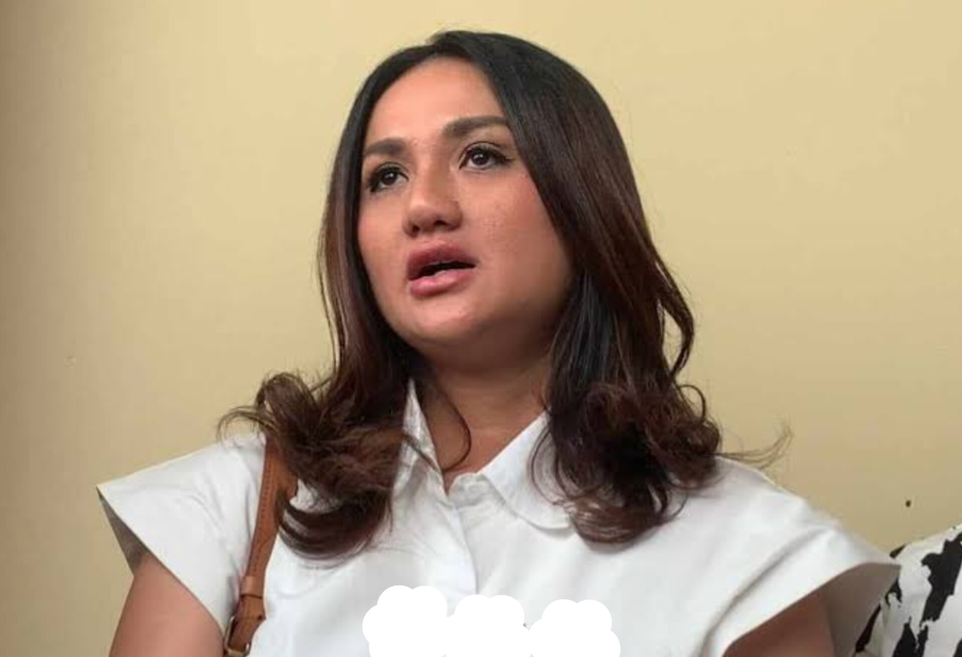 Tengku Dewi saat berbagi pandangan mengenai tantangan menjadi single mom di Studio Trans TV, Jakarta.