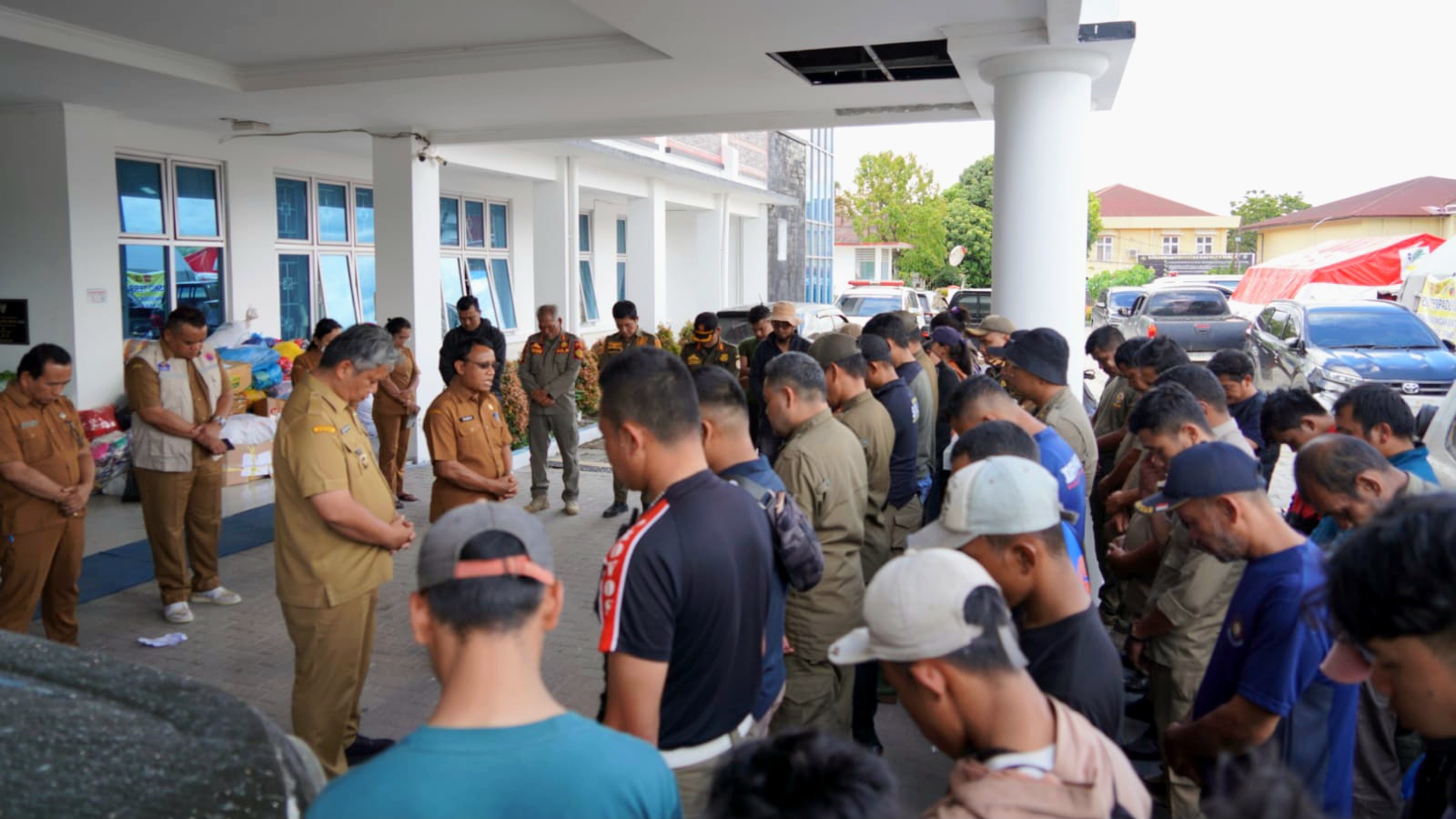 Tim gabungan BNPB&ndash;BPBD menyisir lokasi banjir bandang dan longsor di Taput untuk mencari korban dan membuka akses desa yang terisolir.