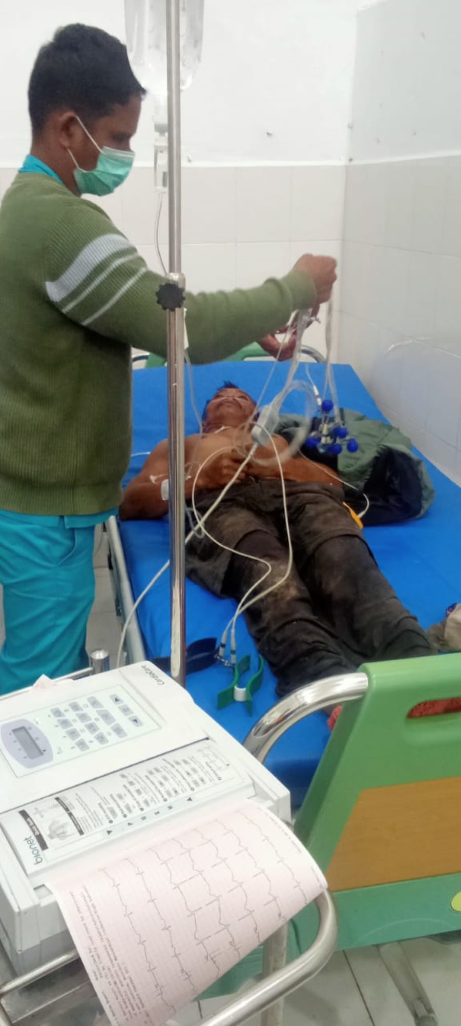 Korban Rudianto saat menjalani pemeriksaan di RS Balimbingan.