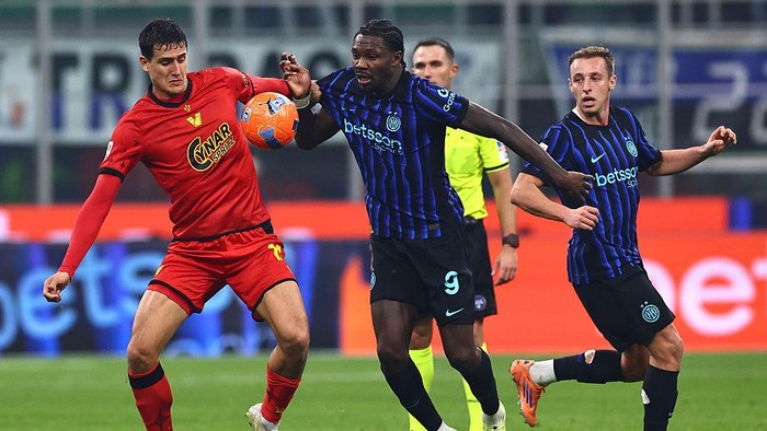 Marcus Thuram mencetak gol keduanya saat Inter Milan menghajar Venezia 5-1 di San Siro.