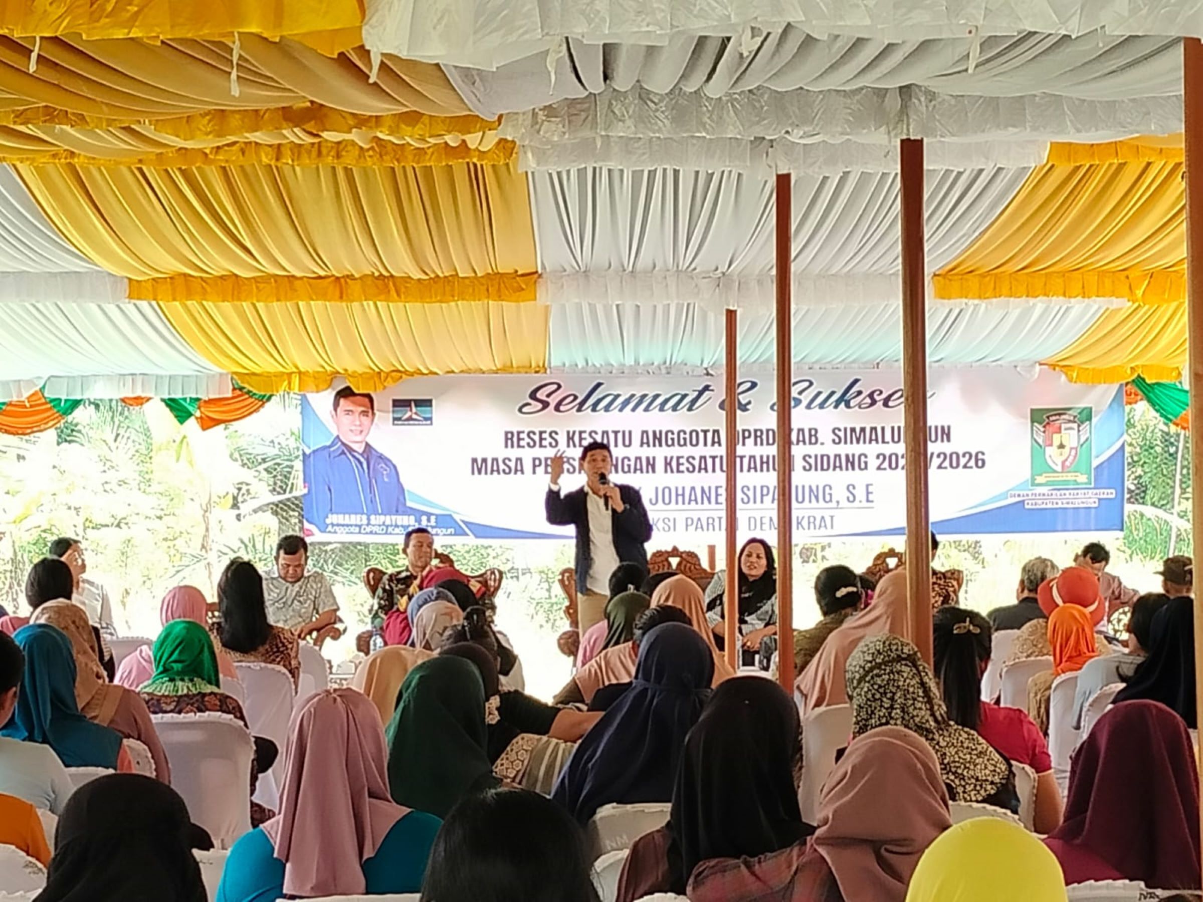 Anggota DPRD Simalungun Fraksi Demokrat, Johanes Sipayung SE, menggelar reses perdana di Nagori Tangga Batu pada Jumat, (05/12/25).