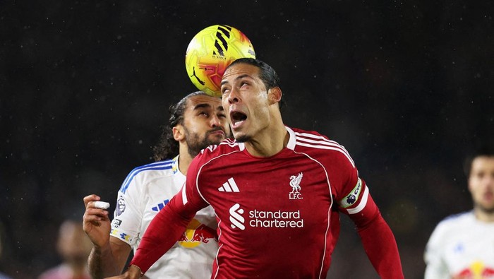 Aksi pemain Leeds dan Liverpool dalam duel sengit Liga Inggris di Elland Road yang berakhir dengan skor 3-3, Minggu (7/12/2025).