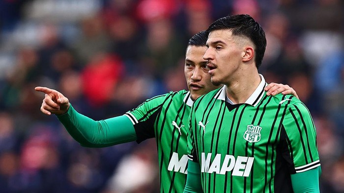 Jay Idzes tampil kokoh selama 90 menit saat Sassuolo menumbangkan Fiorentina 3-1 di Mapei Stadium.