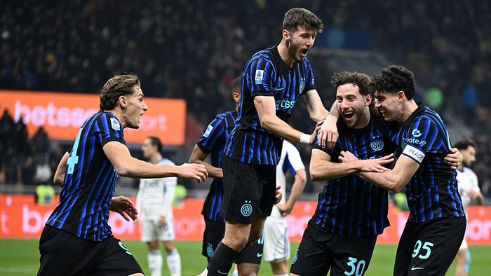 Selebrasi pemain Inter Milan usai membungkam Como 4-0 di Giuseppe Meazza, Minggu (7/12/2025).