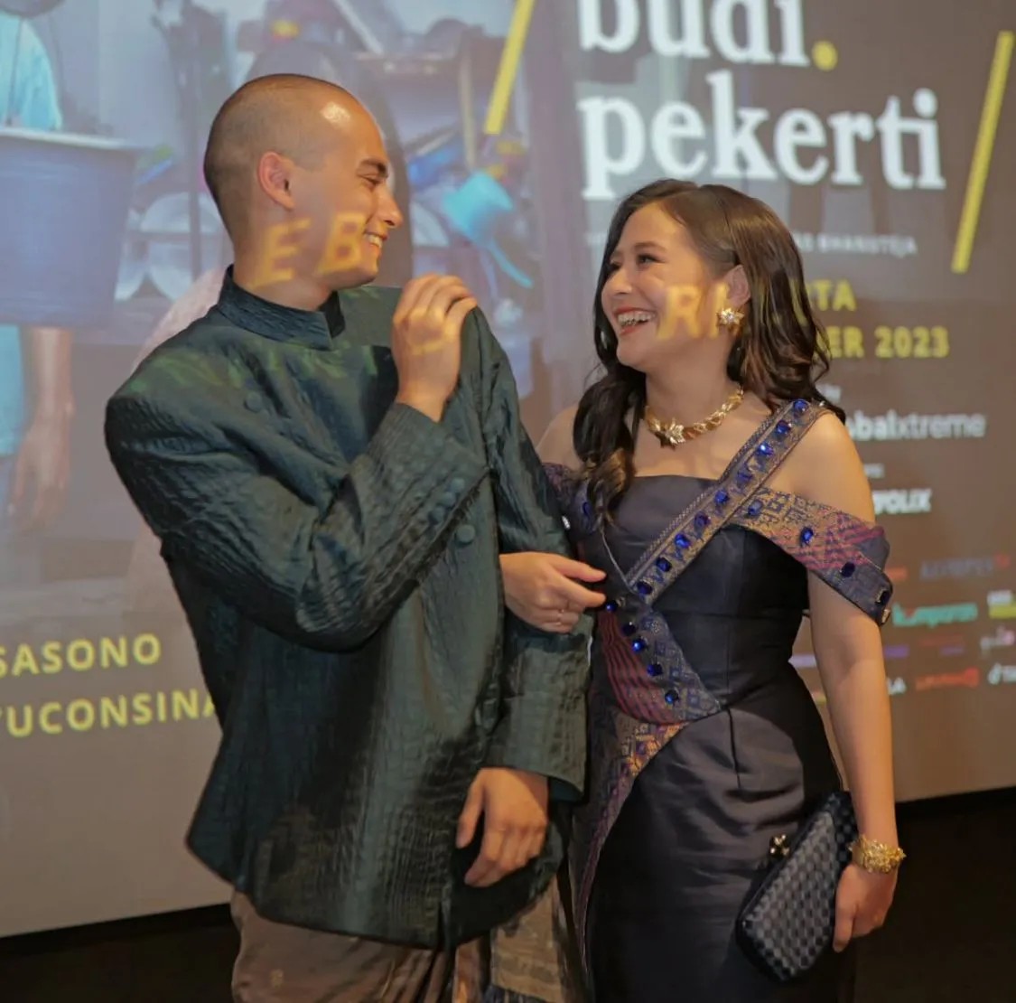 Prilly Latuconsina membagikan momen kebersamaan dengan kekasihnya, Omara Esteghlal.